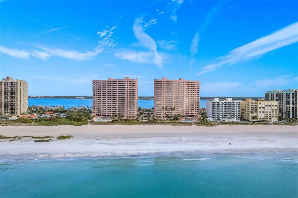 For Rent: $5,000 (2 beds, 2 baths, 2005 Square Feet)
