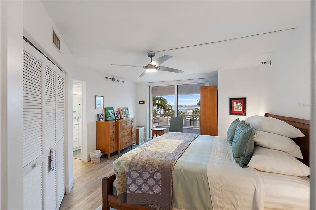 For Rent: $5,000 (2 beds, 2 baths, 2005 Square Feet)