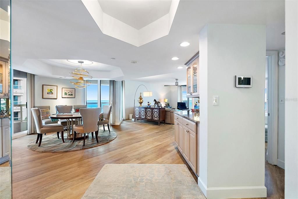 For Rent: $5,000 (2 beds, 2 baths, 2005 Square Feet)