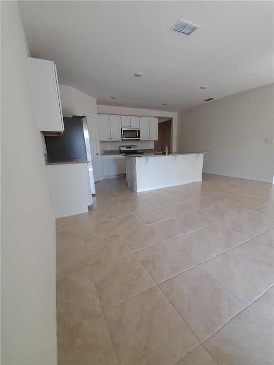 For Rent: $2,350 (4 beds, 2 baths, 1836 Square Feet)