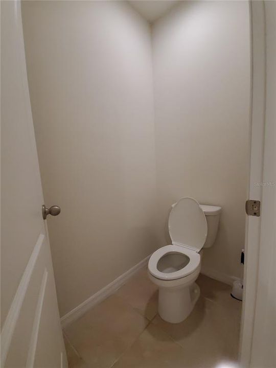 For Rent: $2,350 (4 beds, 2 baths, 1836 Square Feet)