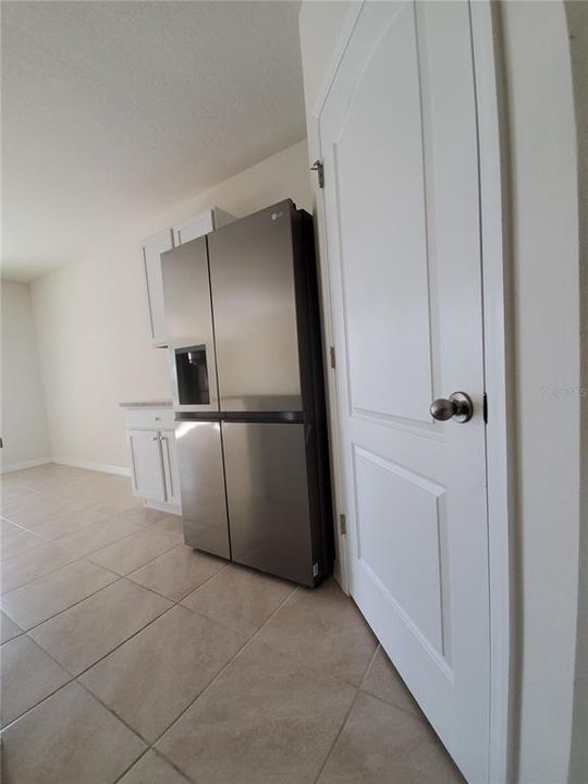 For Rent: $2,350 (4 beds, 2 baths, 1836 Square Feet)