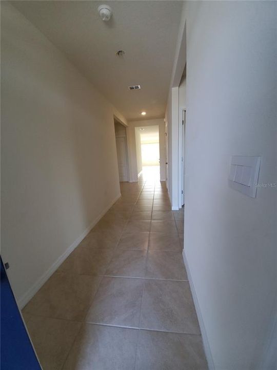 For Rent: $2,350 (4 beds, 2 baths, 1836 Square Feet)
