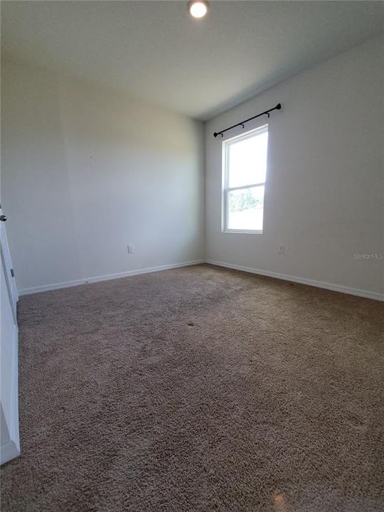 For Rent: $2,350 (4 beds, 2 baths, 1836 Square Feet)