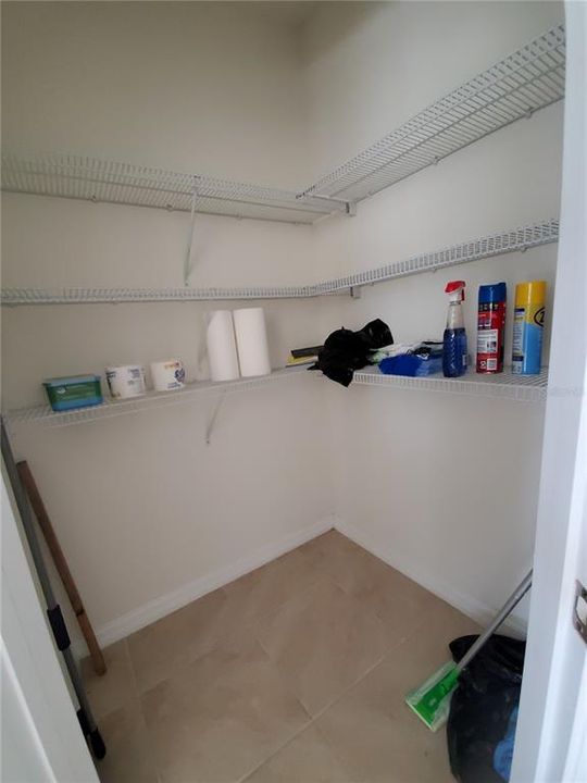 For Rent: $2,350 (4 beds, 2 baths, 1836 Square Feet)