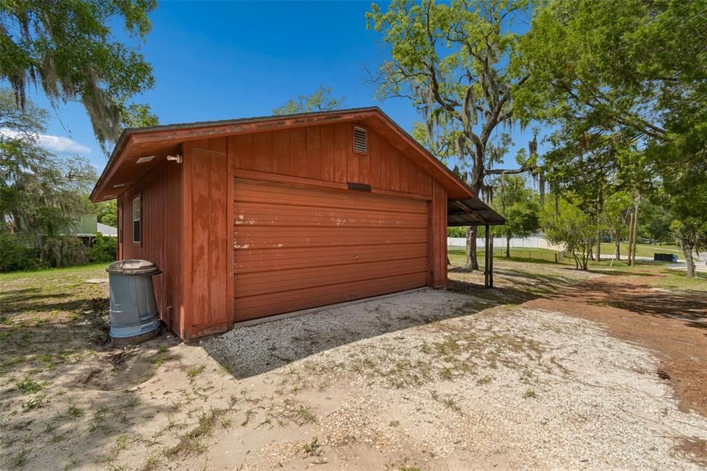 Active With Contract: $450,000 (3 beds, 1 baths, 1456 Square Feet)