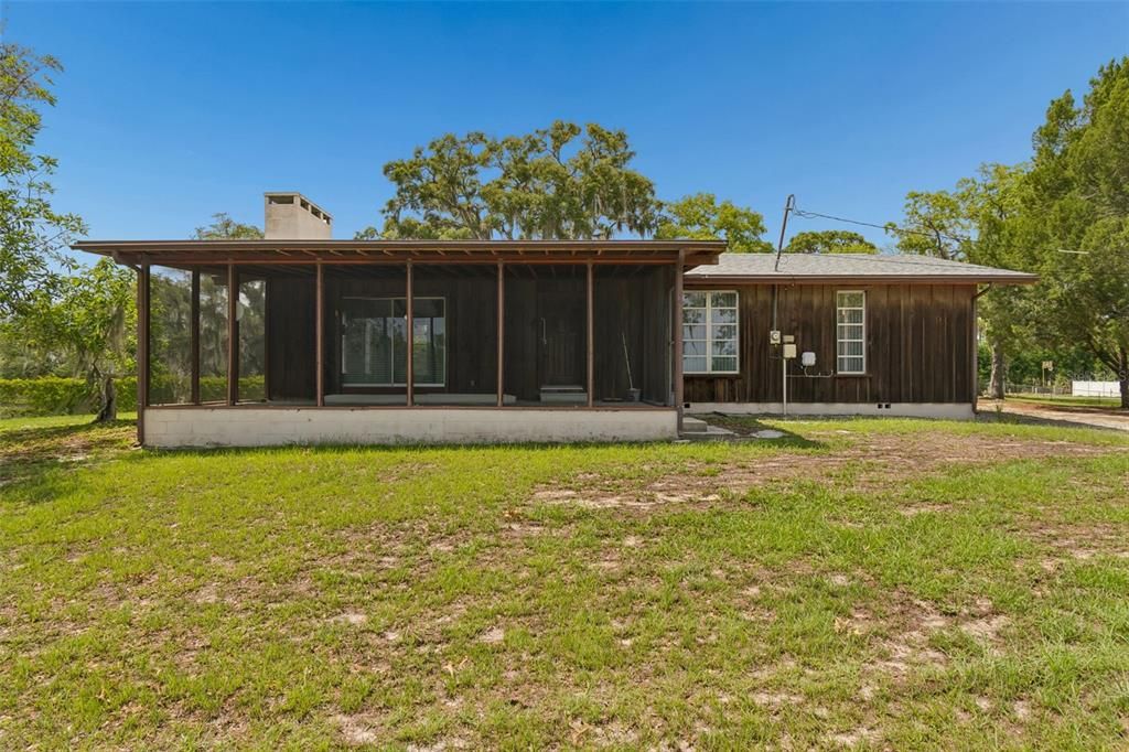 Active With Contract: $450,000 (3 beds, 1 baths, 1456 Square Feet)