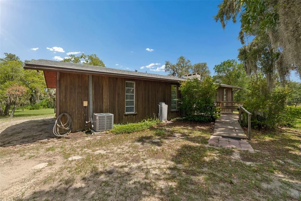 Active With Contract: $450,000 (3 beds, 1 baths, 1456 Square Feet)