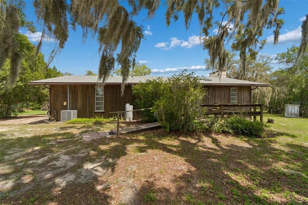 Active With Contract: $450,000 (3 beds, 1 baths, 1456 Square Feet)