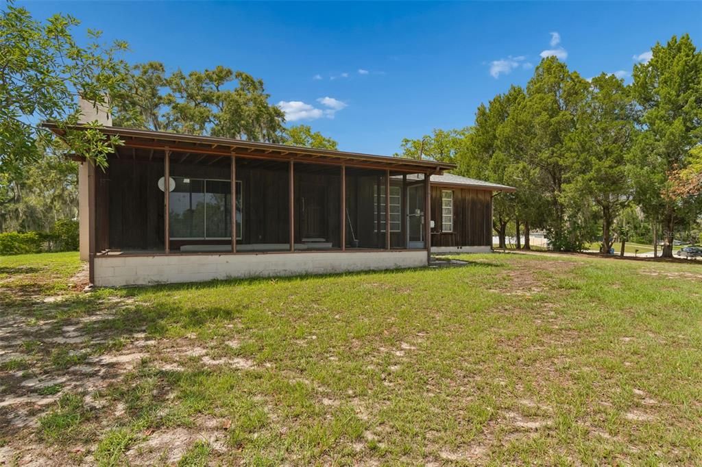 Active With Contract: $450,000 (3 beds, 1 baths, 1456 Square Feet)
