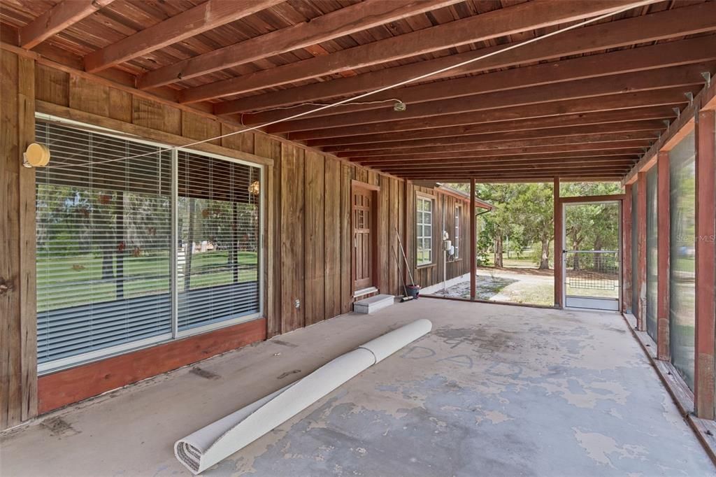 Active With Contract: $450,000 (3 beds, 1 baths, 1456 Square Feet)