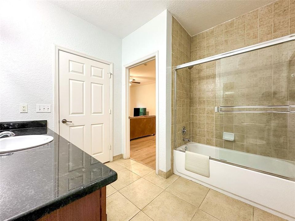 В аренду: $1,599 (2 спален, 2 ванн, 1134 Квадратных фут)