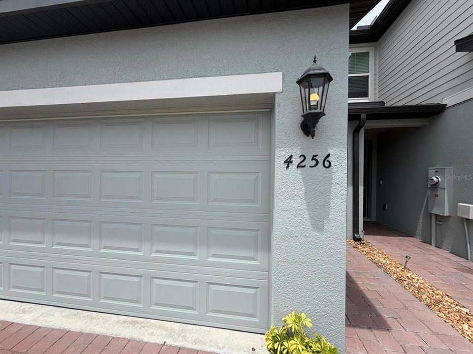 For Rent: $2,400 (3 beds, 2 baths, 1566 Square Feet)