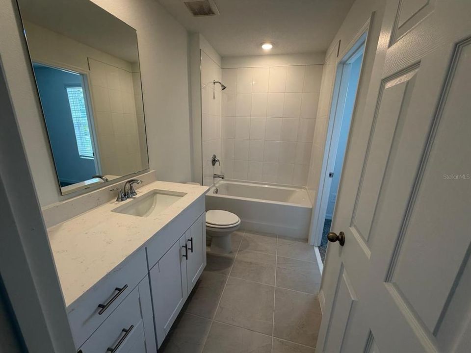 For Rent: $2,400 (3 beds, 2 baths, 1566 Square Feet)
