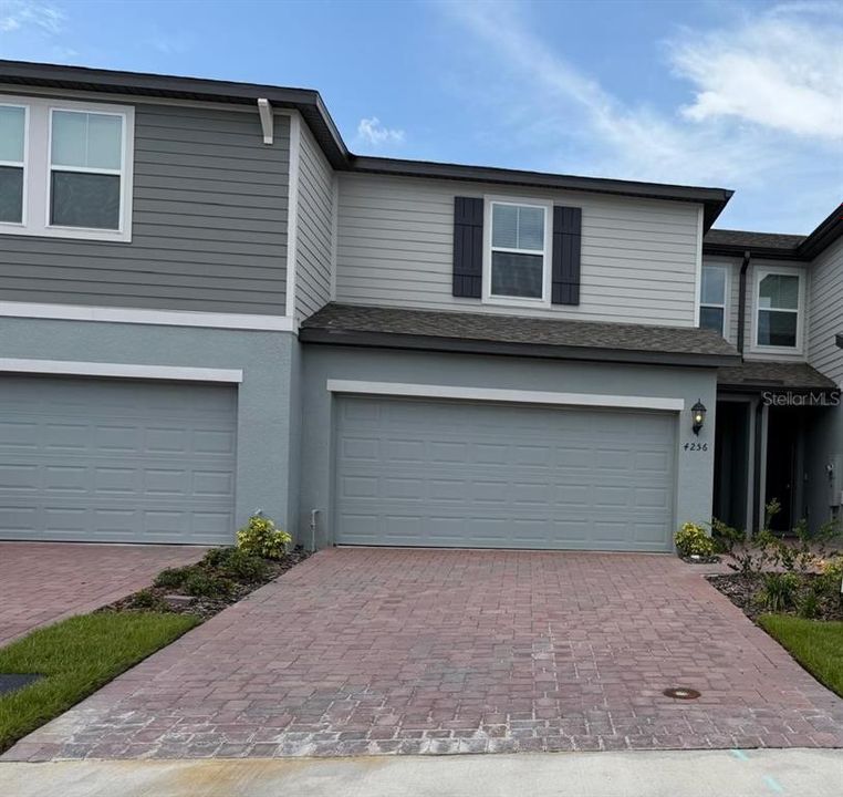 For Rent: $2,400 (3 beds, 2 baths, 1566 Square Feet)