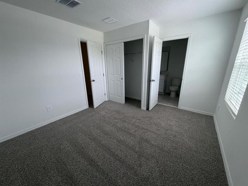For Rent: $2,400 (3 beds, 2 baths, 1566 Square Feet)