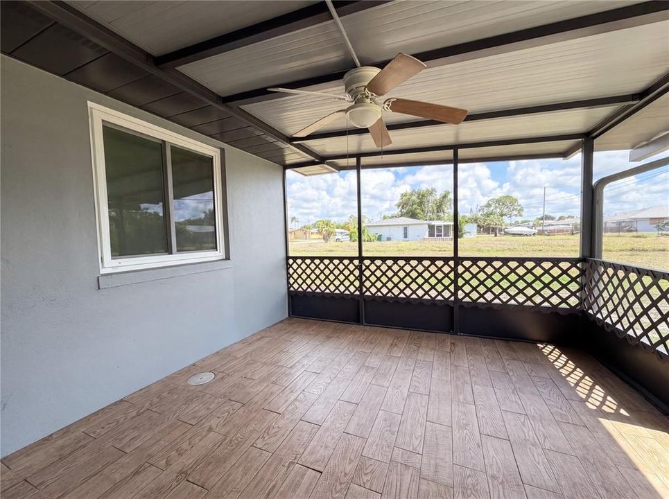 En Venta: $217,000 (2 camas, 2 baños, 1100 Pies cuadrados)