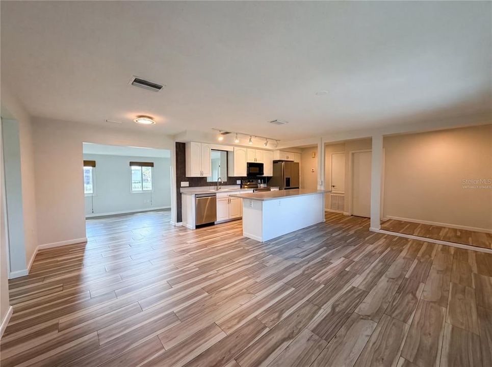 En Venta: $217,000 (2 camas, 2 baños, 1100 Pies cuadrados)