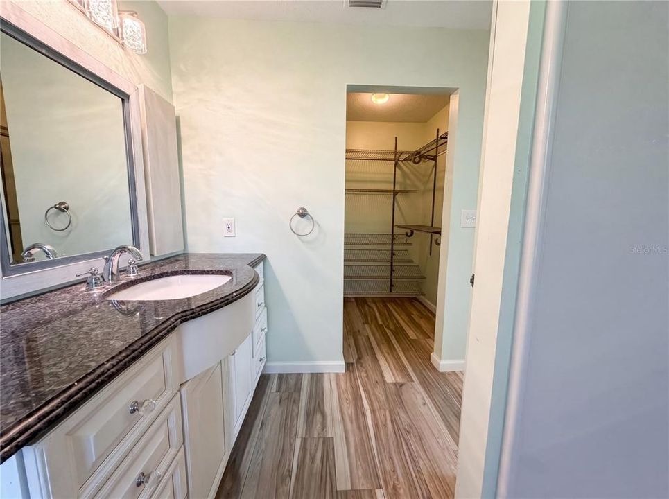 En Venta: $217,000 (2 camas, 2 baños, 1100 Pies cuadrados)