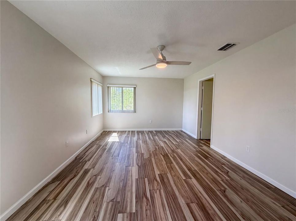En Venta: $217,000 (2 camas, 2 baños, 1100 Pies cuadrados)