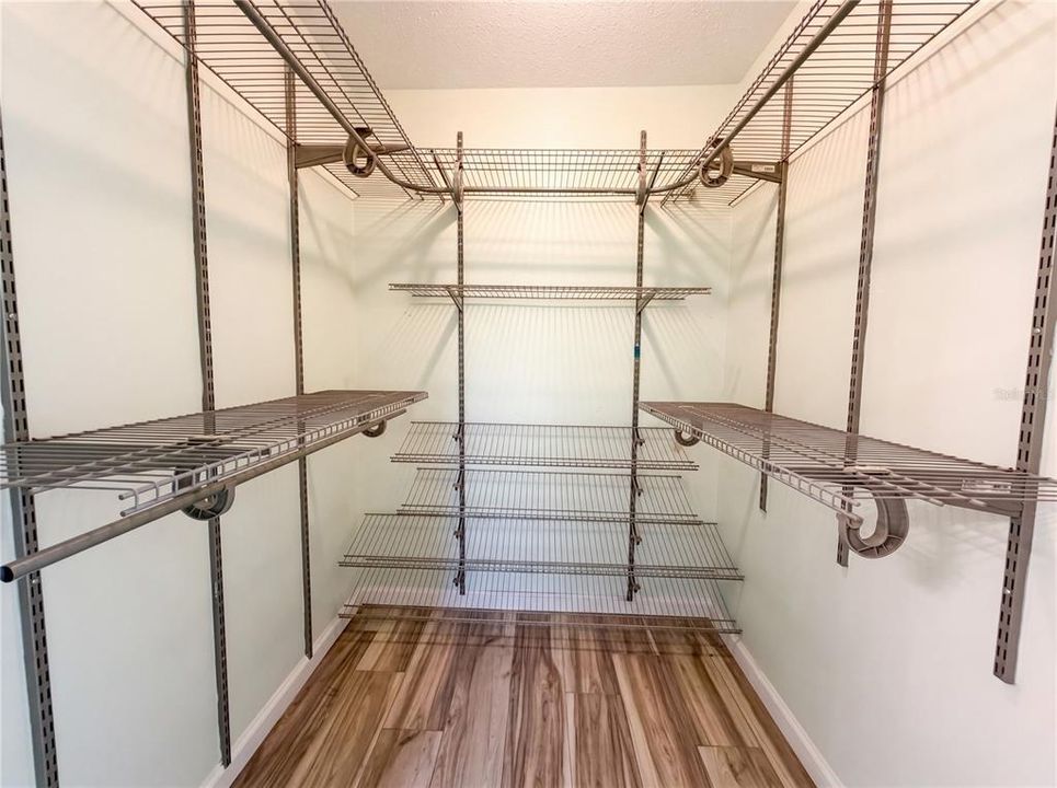 En Venta: $217,000 (2 camas, 2 baños, 1100 Pies cuadrados)