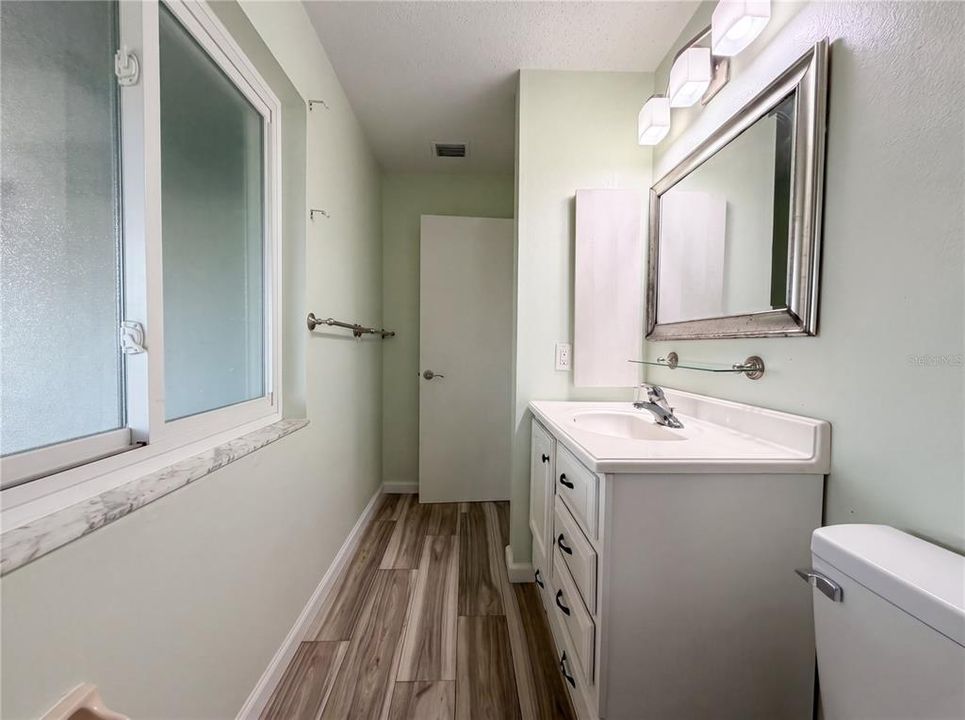 En Venta: $217,000 (2 camas, 2 baños, 1100 Pies cuadrados)