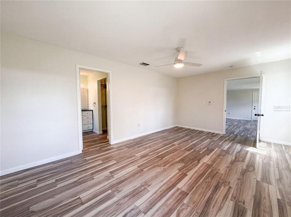 En Venta: $217,000 (2 camas, 2 baños, 1100 Pies cuadrados)