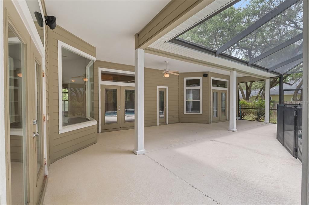 En Venta: $799,900 (5 camas, 3 baños, 3477 Pies cuadrados)