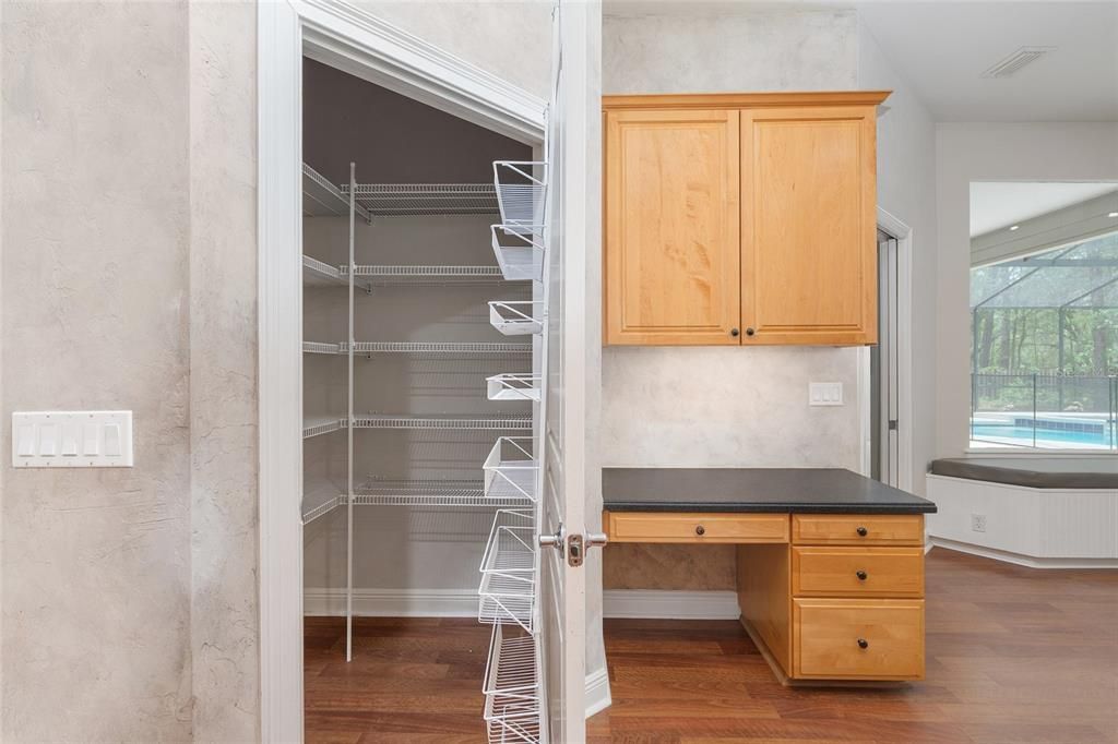 En Venta: $799,900 (5 camas, 3 baños, 3477 Pies cuadrados)