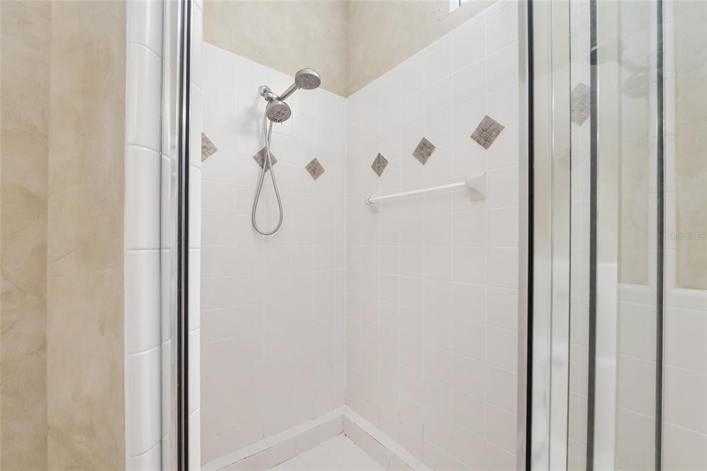 En Venta: $799,900 (5 camas, 3 baños, 3477 Pies cuadrados)