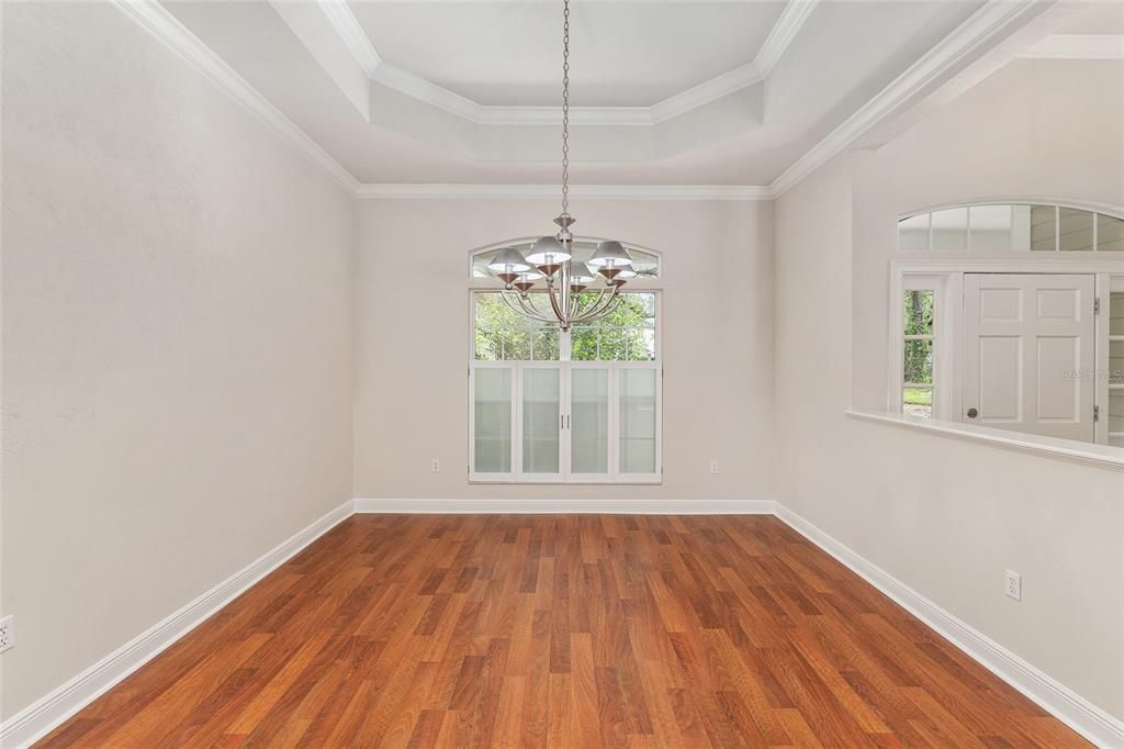 En Venta: $799,900 (5 camas, 3 baños, 3477 Pies cuadrados)
