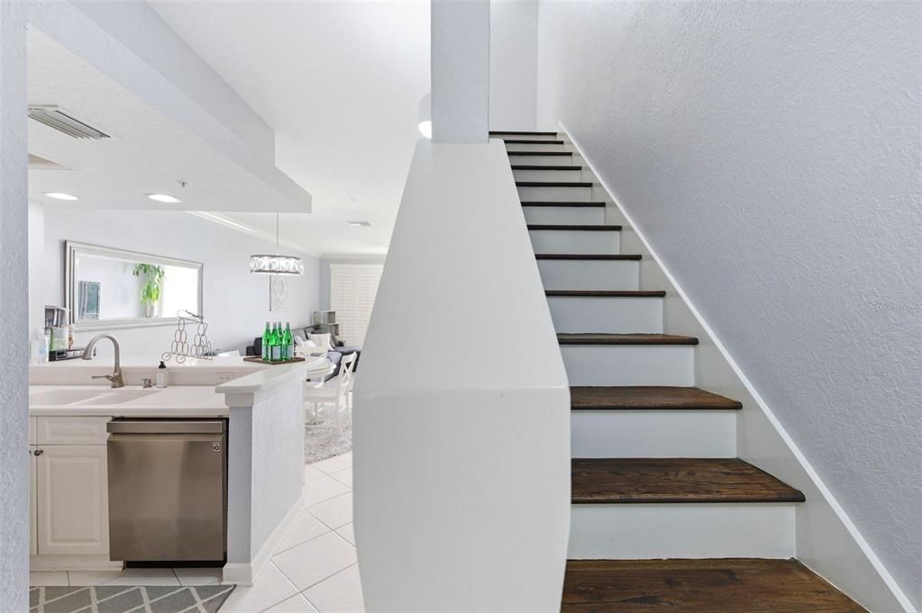 For Sale: $475,000 (3 beds, 3 baths, 1834 Square Feet)