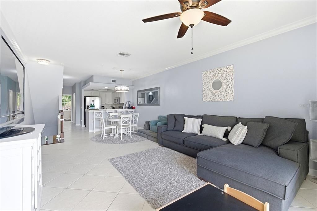 For Sale: $475,000 (3 beds, 3 baths, 1834 Square Feet)