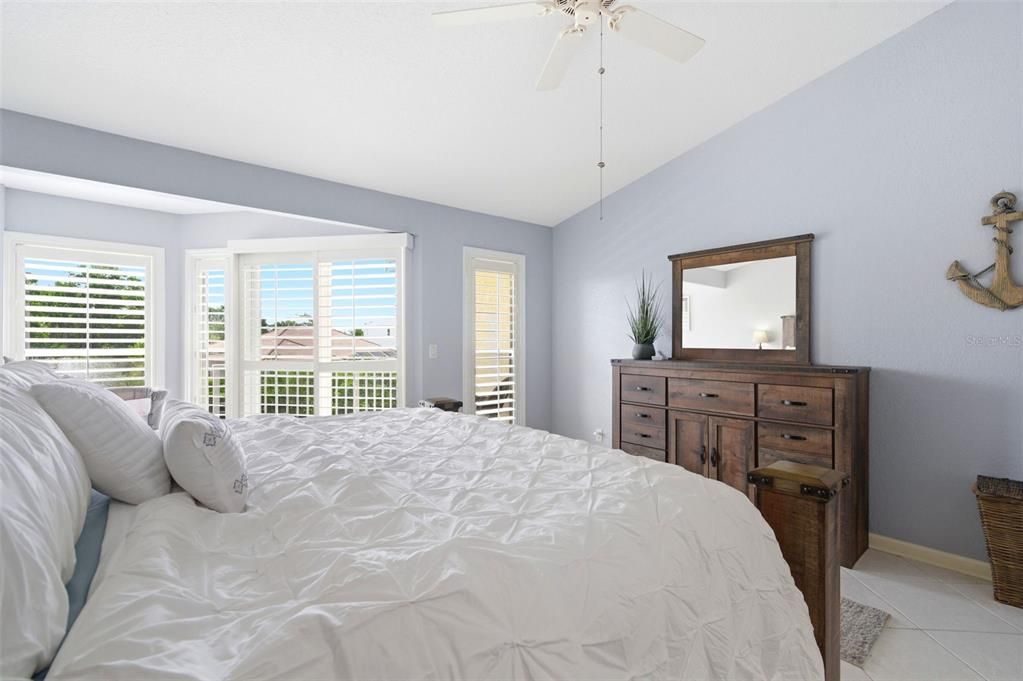 For Sale: $475,000 (3 beds, 3 baths, 1834 Square Feet)