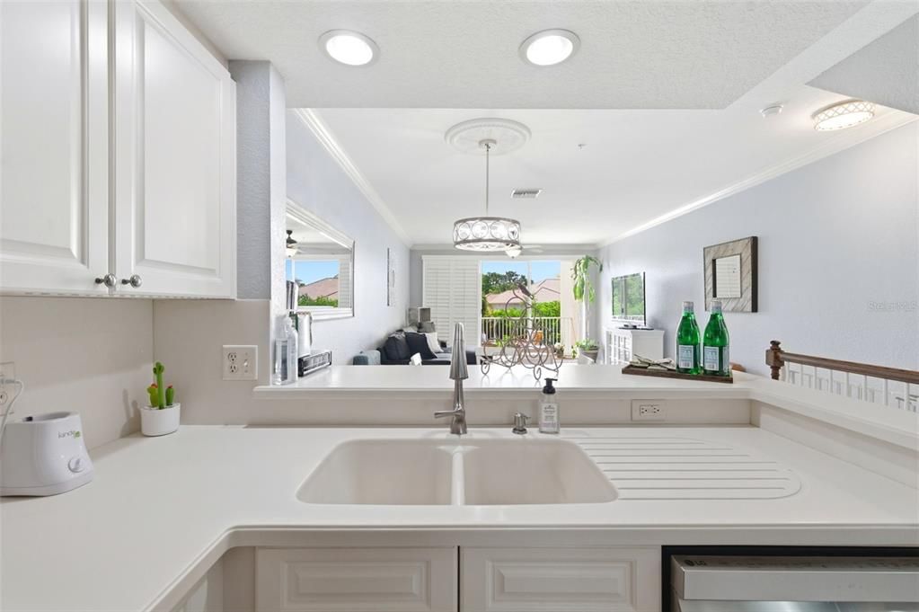 For Sale: $475,000 (3 beds, 3 baths, 1834 Square Feet)