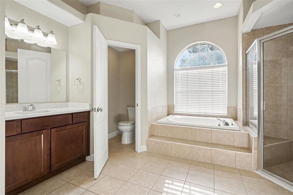 For Sale: $499,900 (4 beds, 2 baths, 2316 Square Feet)