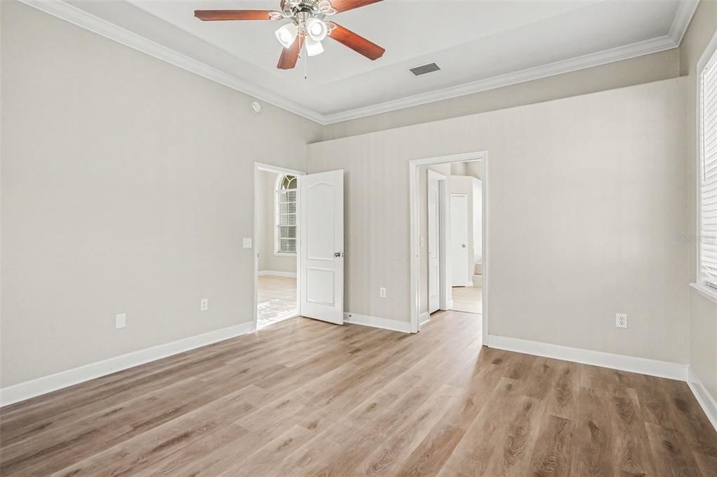 For Sale: $499,900 (4 beds, 2 baths, 2316 Square Feet)