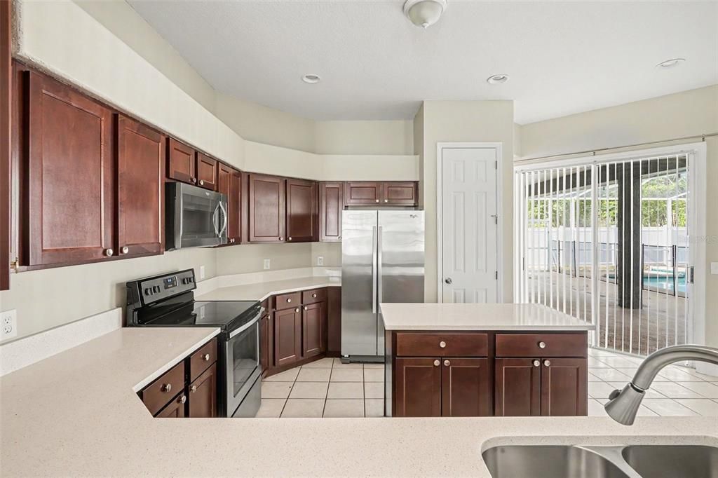 For Sale: $499,900 (4 beds, 2 baths, 2316 Square Feet)