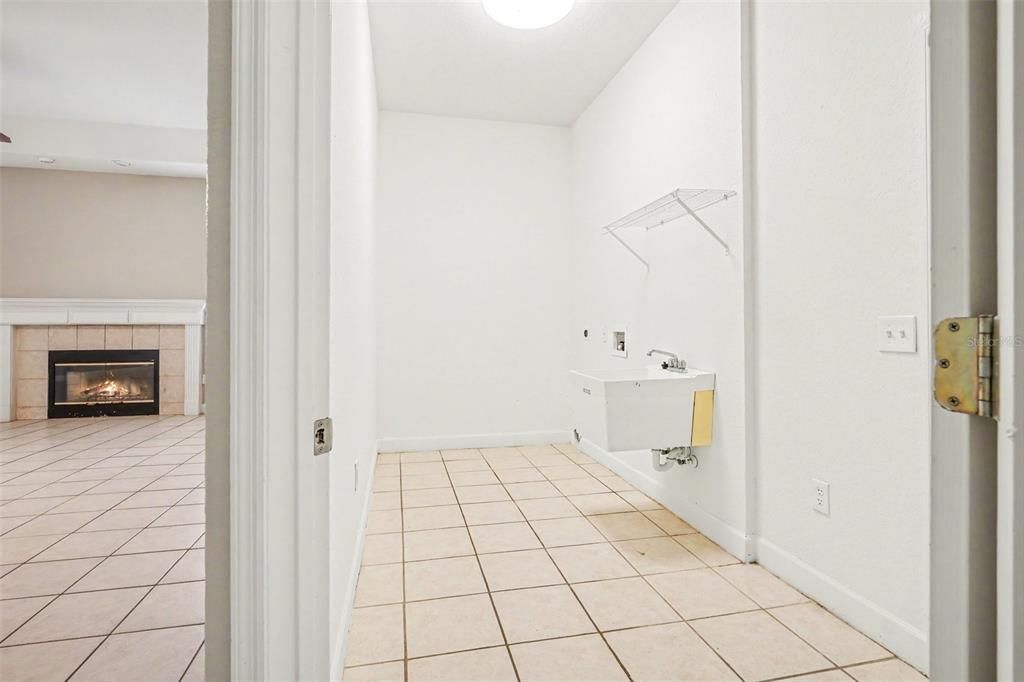 For Sale: $499,900 (4 beds, 2 baths, 2316 Square Feet)