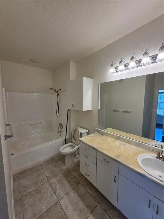 En Venta: $269,000 (2 camas, 2 baños, 993 Pies cuadrados)