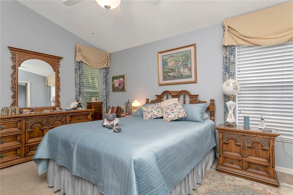 For Sale: $385,000 (4 beds, 2 baths, 1864 Square Feet)