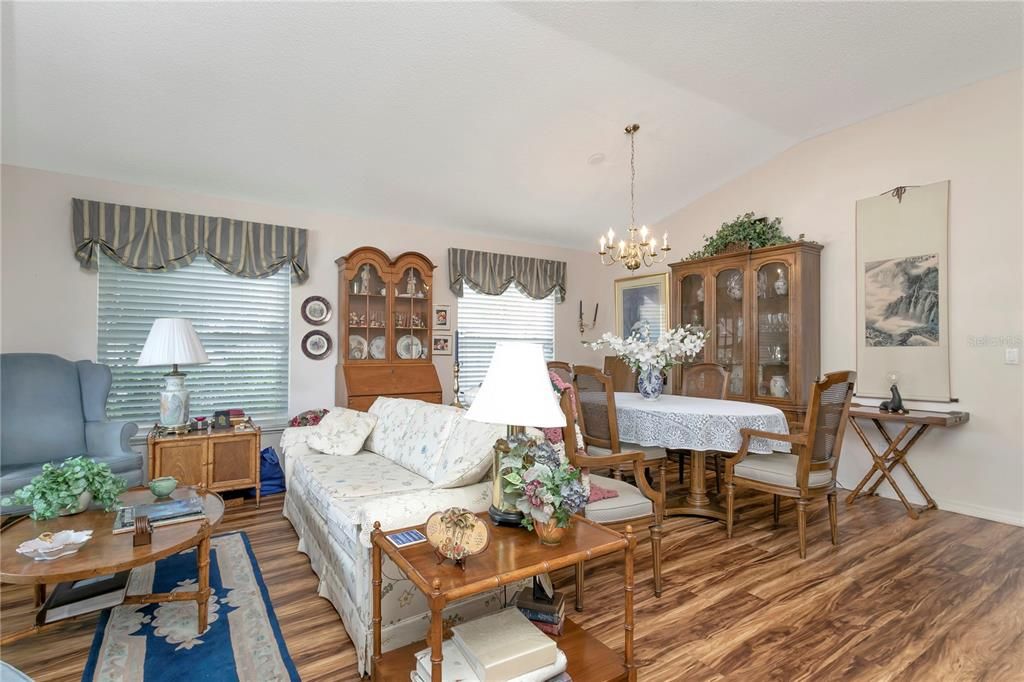 For Sale: $385,000 (4 beds, 2 baths, 1864 Square Feet)