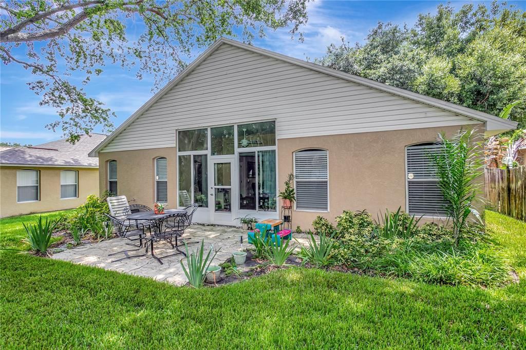 For Sale: $385,000 (4 beds, 2 baths, 1864 Square Feet)