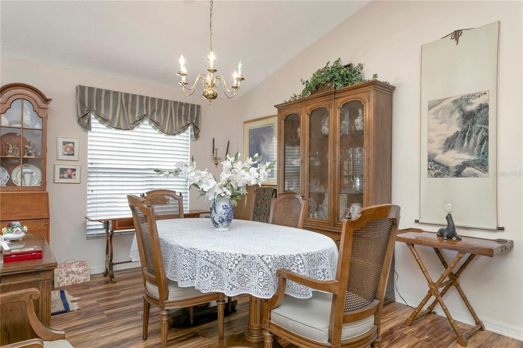 For Sale: $385,000 (4 beds, 2 baths, 1864 Square Feet)