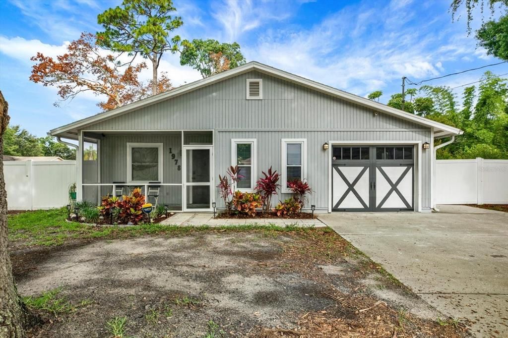 For Sale: $425,000 (3 beds, 2 baths, 1250 Square Feet)