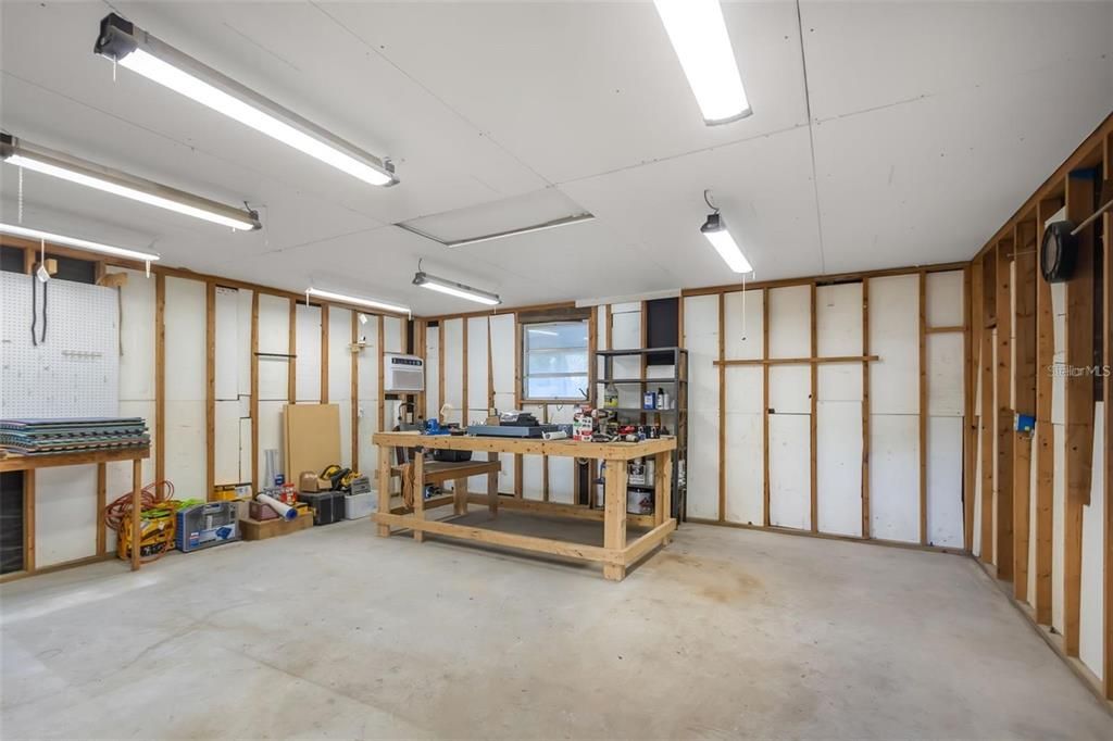 For Sale: $425,000 (3 beds, 2 baths, 1250 Square Feet)