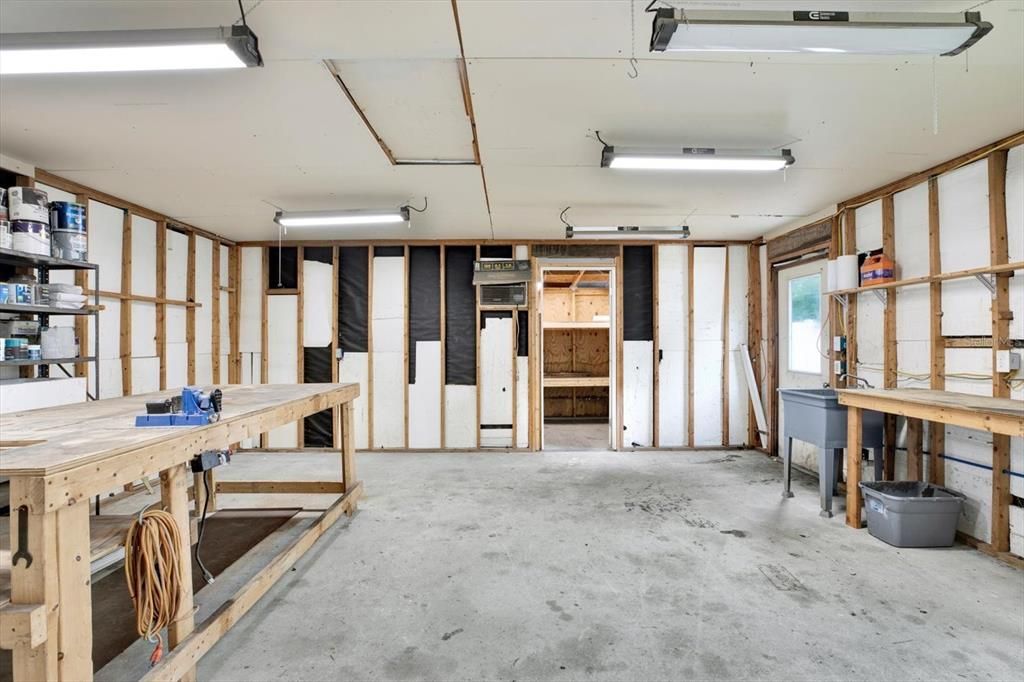 For Sale: $425,000 (3 beds, 2 baths, 1250 Square Feet)
