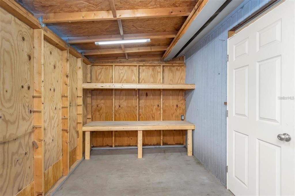 For Sale: $425,000 (3 beds, 2 baths, 1250 Square Feet)