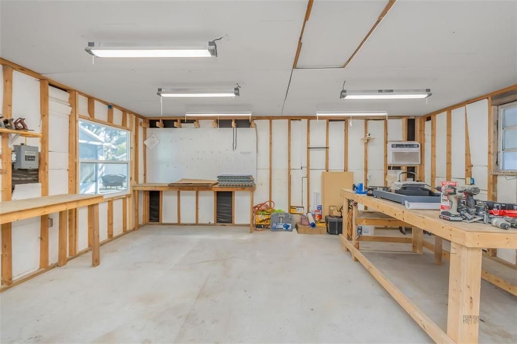 For Sale: $425,000 (3 beds, 2 baths, 1250 Square Feet)