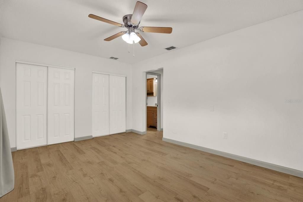 For Sale: $425,000 (3 beds, 2 baths, 1250 Square Feet)